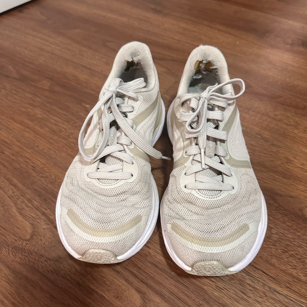 Lululemon women’s blissfeel 2 running shoe